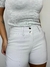 Short Feminino em Alfaiataria com Cinto Encapado Cinza - UseCarolMaia