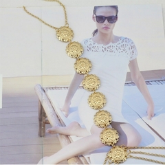 Colar para Decote Costas Nuas com Medalhas, Colar Body Chain Lindisei para Costas.