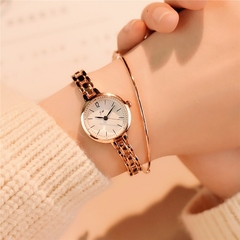 Relógio de Pulso Feminino Rose Dourado analógico Scarlett, Relógio Rose Moda Feminina. - comprar online