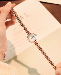 Relógio de Pulso Feminino Rose Dourado analógico Scarlett, Relógio Rose Moda Feminina. - loja online