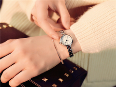 Imagem do Relógio de Pulso Feminino Rose Dourado analógico Scarlett, Relógio Rose Moda Feminina.
