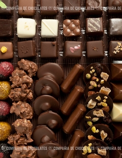 Caja Bombones y Chocolate surtida grande - comprar online