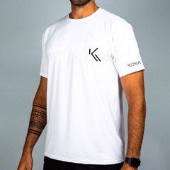 CAMISETA MASC MANGA CURTA BRANCA BASIC22