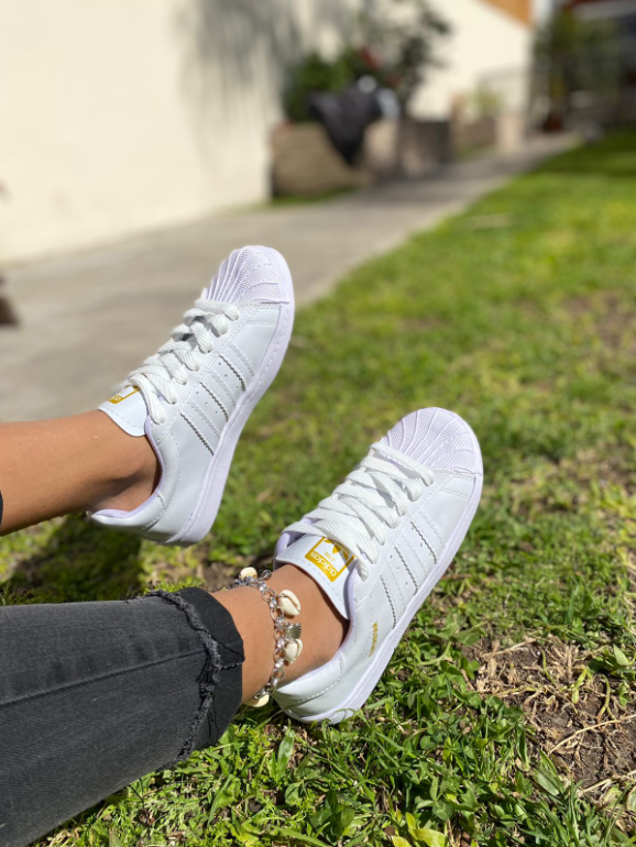 Superstar adidas blancas hotsell