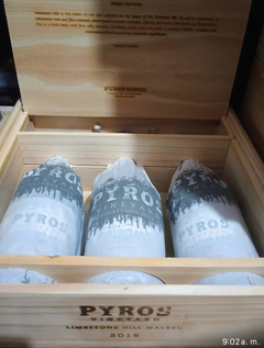 PYROS LIMESTONE HILL 2018 COSECHA PREMIADA CAJA DE 3 BOTELLAS