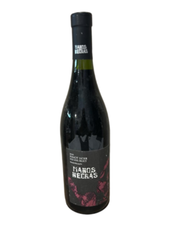 MANOS NEGRAS PINOT NOIR RED SOIL SELECT 2010