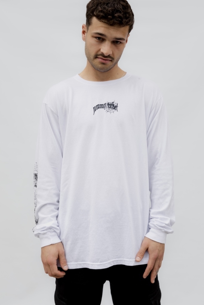 Remera larga sales