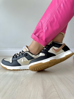 TENIS PRETO + DOURADO COM 2 CADARÇOS - loja online