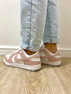 TENIS ROSE COM BRANCO LINHA PREMIUM na internet