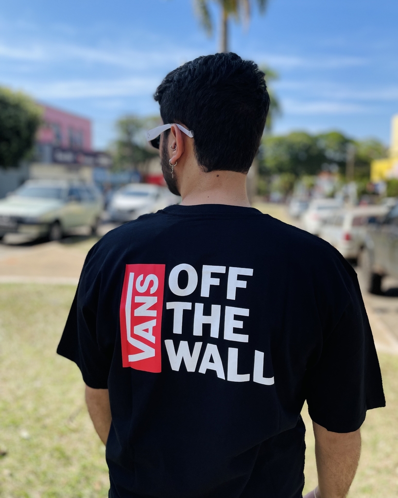 Camiseta Vans Off The Wall Preto