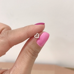 Piercing Tragus Coração Vazado Cravejado Prata 925