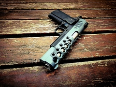 Imagen de PISTOLA COLT 1911 WE CUSTOM SLIDE CUTS HEX