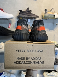 Yeezy Boost 350 V2 Beluga Carbon na internet