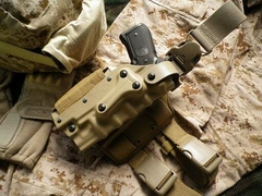 HOLSTER / MUSLERA SAFARILAND 3084 CLONE BERETTA / M9 / 1911 / GLOCK /SIG P226 / P229 CON LINTERNA DIESTRO / ZURDO en internet