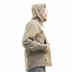 Campera softshell impermeable con capucha