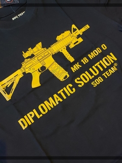 Remera DIPLOMATIC SOLUTION by Sog team OFERTA!