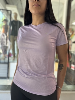 Remera I-RUN mujer dry fit trebol en internet