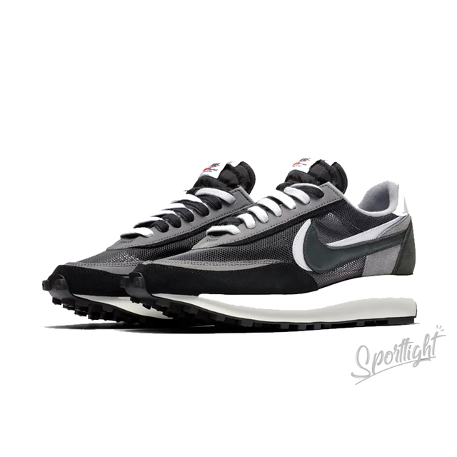 Nike sacai black and white release date deals