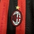 camisa-ac-milan-24-25-home-uniforme-titular-2024-2025-vermelha-preta-rossoneri-morata-rafael-leao-pulisic-loftus-cheek-florenzi-theo-hernandez-okafor-abraham-royal-3