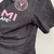 camisa-inter-miami-bape-preta-2023-masculina-modelo-torcedor-fan-soccer-lionel-messi-david-beckham-jordi-alba-busquets-suarez-3