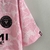 camisa-inter-miami-bape-rosa-2023-masculina-modelo-torcedor-fan-soccer-lionel-messi-david-beckham-jordi-alba-busquets-suarez-5