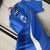 camisa-seleção-argentina-kit-messi-2024-pitch-street-uniforme-especial-messi-azul-dourada-masculina-modelo-fan-torcedor-lionel-messi-6