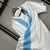 camisa-seleção-argentina-kit-messi-2024-pitch-street-uniforme-especial-messi-branco-masculina-modelo-fan-torcedor-lionel-messi-5