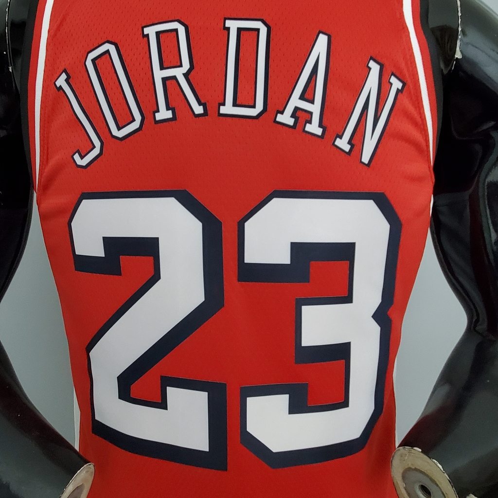 Regata NBA Chicago Bulls 2022 - Michael Jordan nº 23 - City Edition -  Vermelha