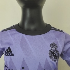 Camisa + Shorts Infantil Unissex Real Madrid Third III 2022 Torcedor Adidas - Roxa - comprar online
