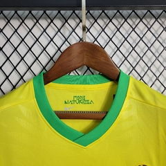 Camisa + Shorts Infantil Unissex Brasil I Home 2023 Nike Unissex - Amarelo e Azul na internet