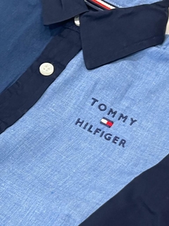 CONJUNTO MENINO CAMISA BICOLOR - TOMMY HILFIGER - JOYKIDSSTORE