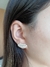 Ear cuff cravejado na internet