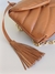 Bolsa de luxo em couro legitimo na cor caramelo na internet