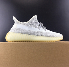 Tênis Yeezy importado 10/15 dias - Loja closet7