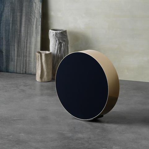 Bang & Olufsen Beosound Edge l Bronze Tone l Wireless Multiroom Speaker l Auto Falante Compacto True 360º l Desafia a Gravidade l 1ª Porta de Graves Ativa do Mundo l Incríveis 800W l Controle de Som Direcional l WiFi & Bluetooth l Chromecast & Google Assistant Integrados l Compatível com Apple 2 & Spotify Connect l Recomendado para áreas de 20m² até 120m² en internet