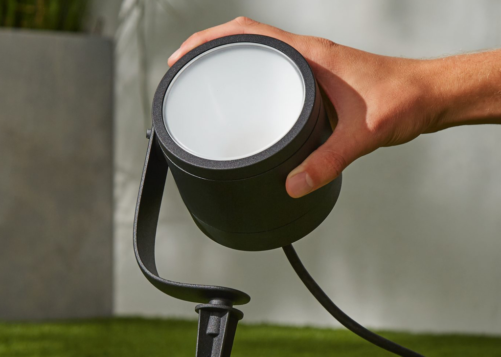 Image of Philips Hue White & Color Ambiance Lily XL | Outdoor Smart Spot Light Base Kit | Fonte de Alimentação Incluída | Projetor Poderoso 1,060 lumens | Compatível com Alexa, Apple Homekit & Google Assistant | Requer Hue Bridge