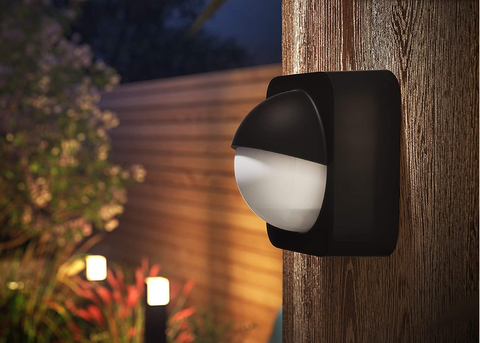 Philips Hue Discover Outdoor Floodlight + Hue Dusk-to-Dawn Sensor de Movimento Outdoor l Luminária de Parede l Projetor de Segurança l Poderoso Fluxo Luminoso 2.300 lumen l LED Integrado l Compatível com a Alexa, Apple Homekit & Google Assistant | Requer Hue Bridge