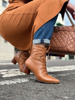 Bota Vanessa Caramelo - comprar online