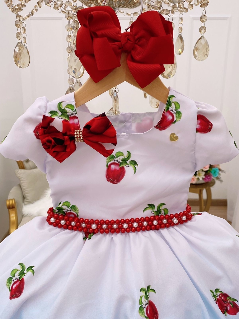 Vestido infantil com listras brancas e flores vermelhas