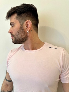 Camiseta Masculina EC Company Básica Rosa - EC Company, loja oficial do cantor Eduardo Costa, trazendo o que a de melhor na moda sertaneja.