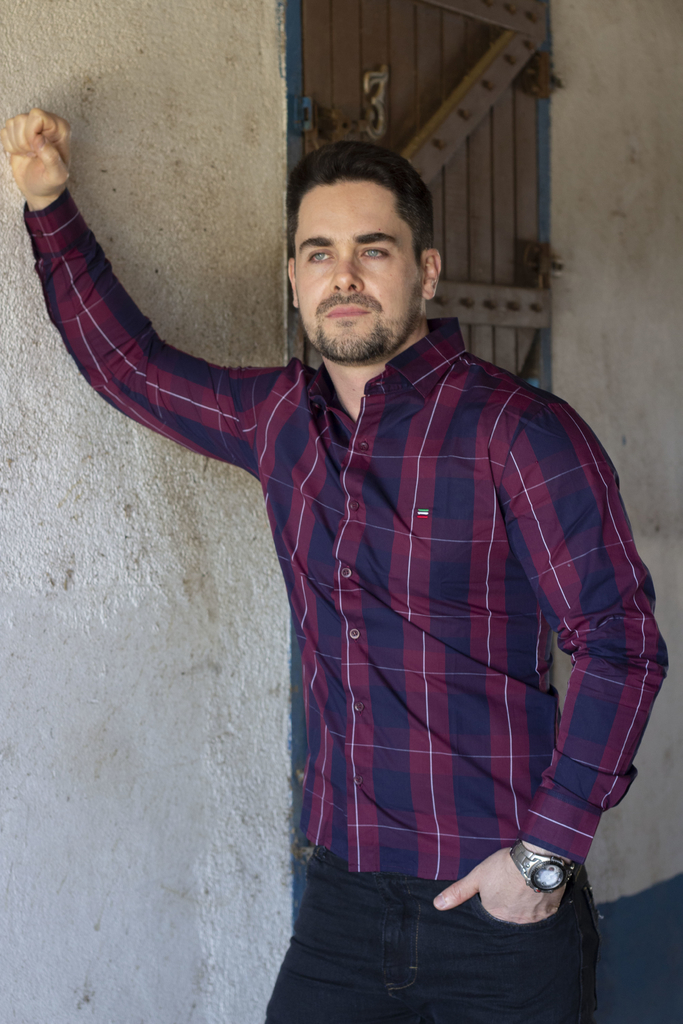 Camisa xadrez masculina vinho e branca