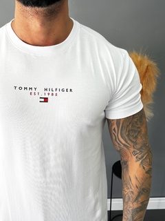 CAMISETA TOMMY HILFIGER BRANCA - comprar online