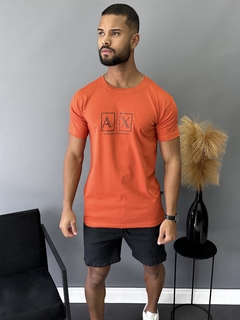 CAMISETA AX OCRE na internet