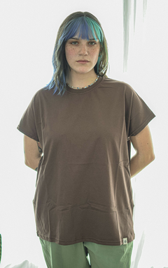 Remera Comfy Chocolate en internet