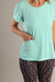 Blusa T-shit com recortes e bolso Masala - loja online