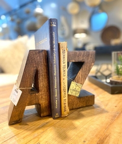 Sujeta libros de madera - La Carpintería Buenos Aires