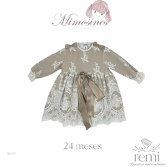 Vestido beige con encaje, capota y cubre pañal 24 meses Mimosines - comprar en línea