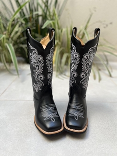 BOTA TEXANA BORDADO RAMOS BRANCO COURO PRETO - comprar online