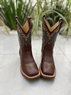 BOTA TEXANA TRIBAL BEGE E VERDE FLORÃO BEGE COURO MARROM - Estilo Rural