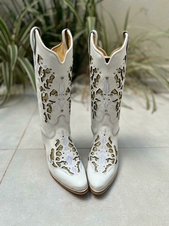 BOTA TEXANA BICO FINO LASER GLITTER DOURADO COM STRASS COURO BRANCO